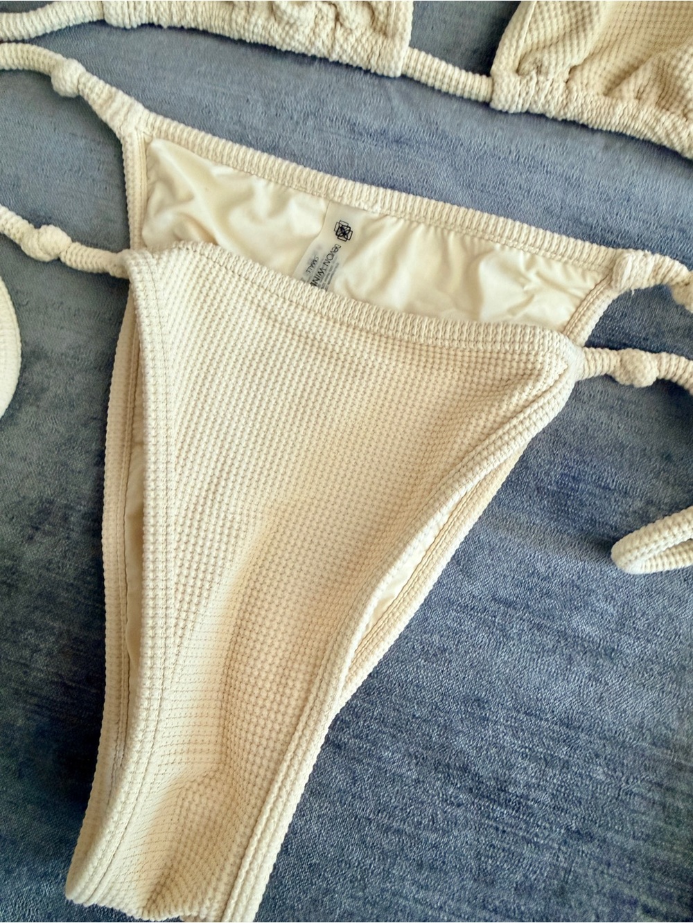 DEVON WINDSOR Cream Textured Rope-Trim Triangle Bikini - Picture 2 of 4